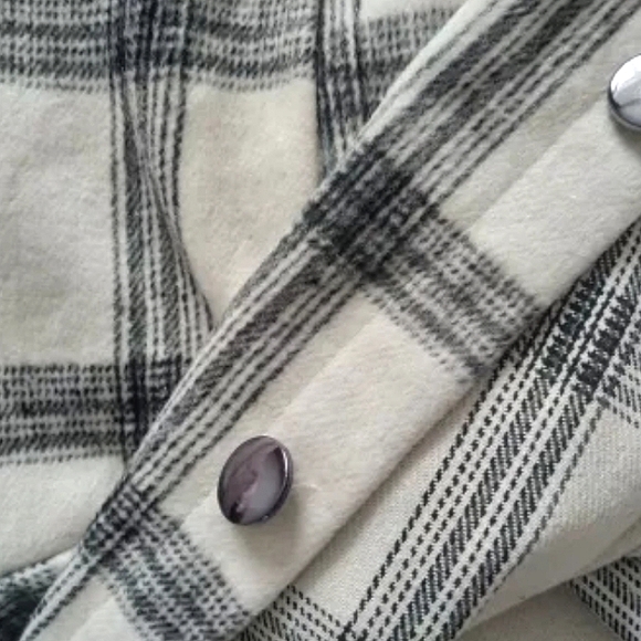 New Boho Chic Oversized Plaid Flannel Button Up Shacket Jacket Shirt Black White - Picture 7 of 10